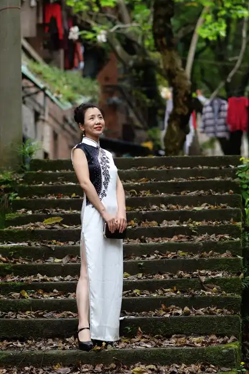 铜元局老街旗袍人像 - 美篇