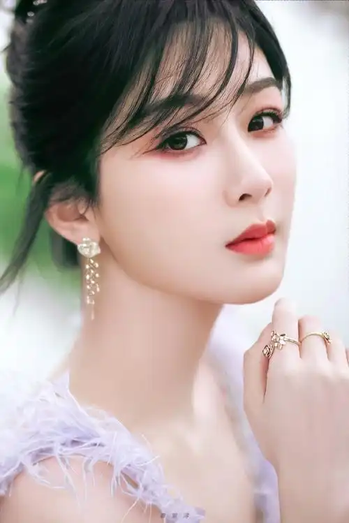 杨紫黄瀛子##杨紫代言蒙牛纯甄