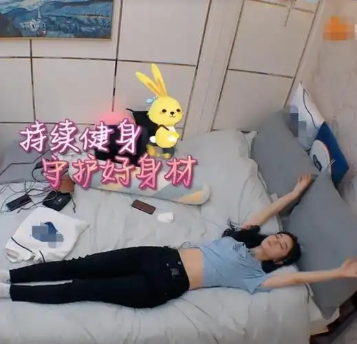 赵丽颖早上起来就健身,看她做的几个动作,网友:怪不得身材好