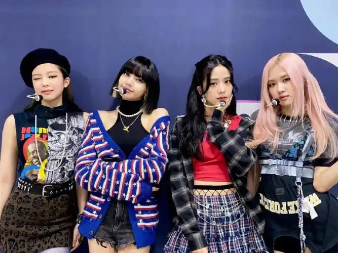 blackpink四闺女合照
