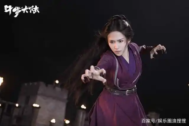 刘美彤《斗罗大陆》热播 朱竹清绝美战损惹人怜