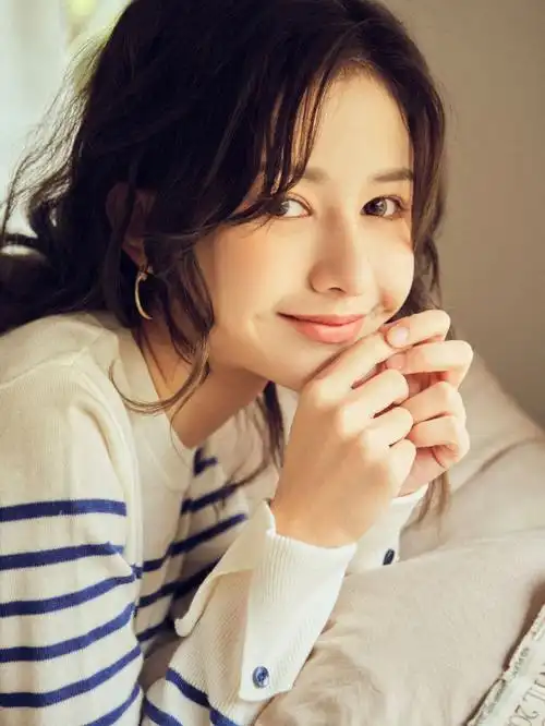 有梨涡的女孩笑起来就是甜