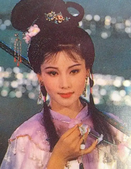 60岁何赛飞冲冠一怒,让我看到了老艺术家的风骨-腾讯新闻