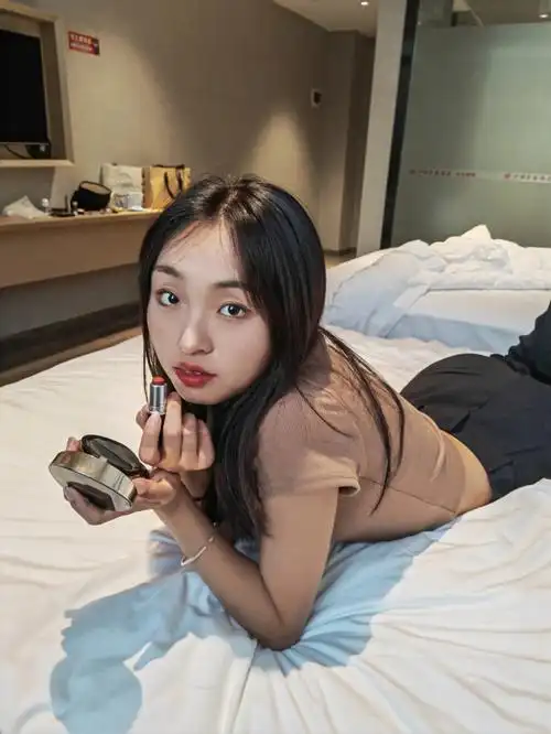 和闺蜜子住酒店可以这样拍拍照姿势