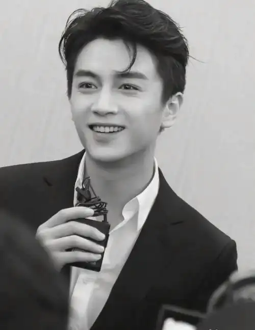 陈晓优秀又有趣的灵魂日常羡慕陈妍希