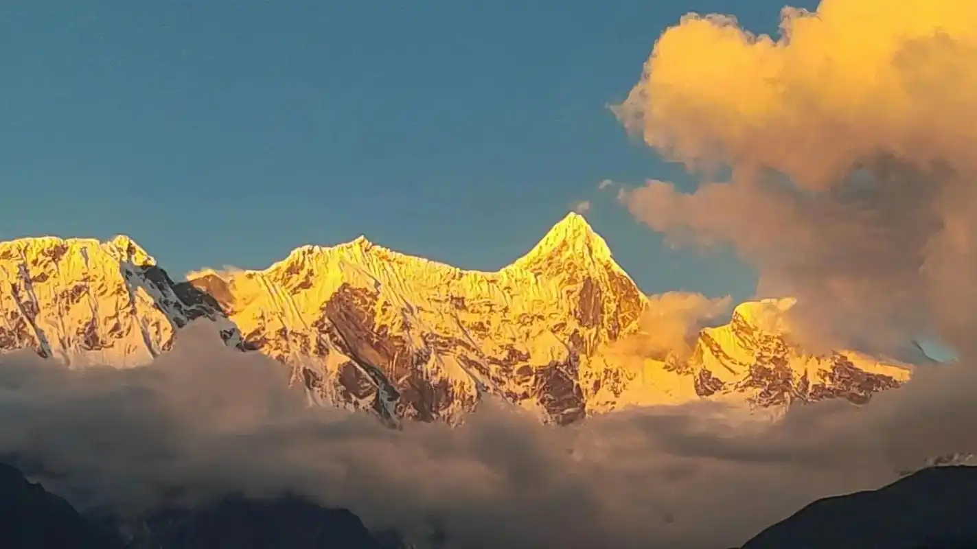 中国最美雪山南迦巴瓦峰,十人九不遇,把这份幸运带给大家#看见 - 抖音