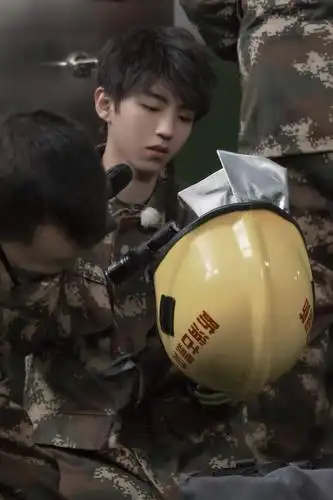 王俊凯的军装成长史从凯喵到凯王