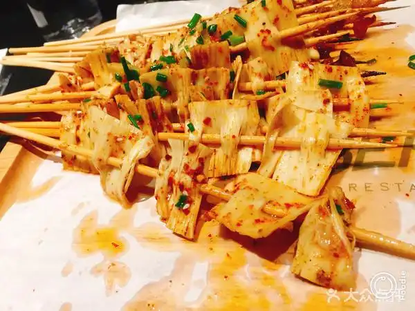 《牛板筋》       计量单位:手.一手5串.牙口好,有嚼劲,味道好!