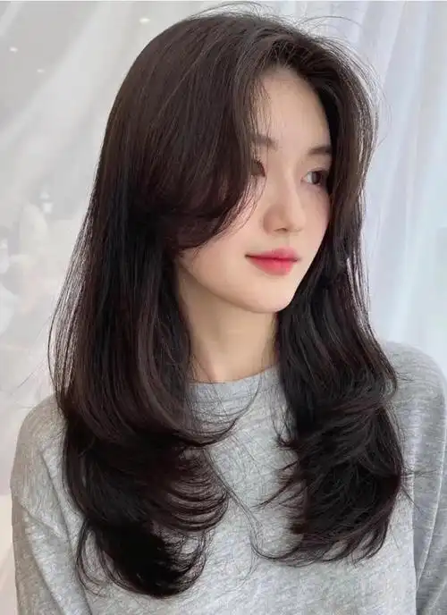 中长烫发发型(中长发怎么烫好看图片)