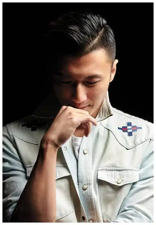 原创新的一年换发型参考下谢霆锋的这几款帅气有魅力