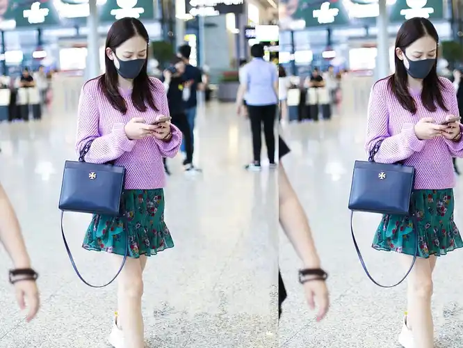 39岁陈乔恩成"低头族"!穿萌系少女装俏皮可爱,网友:才