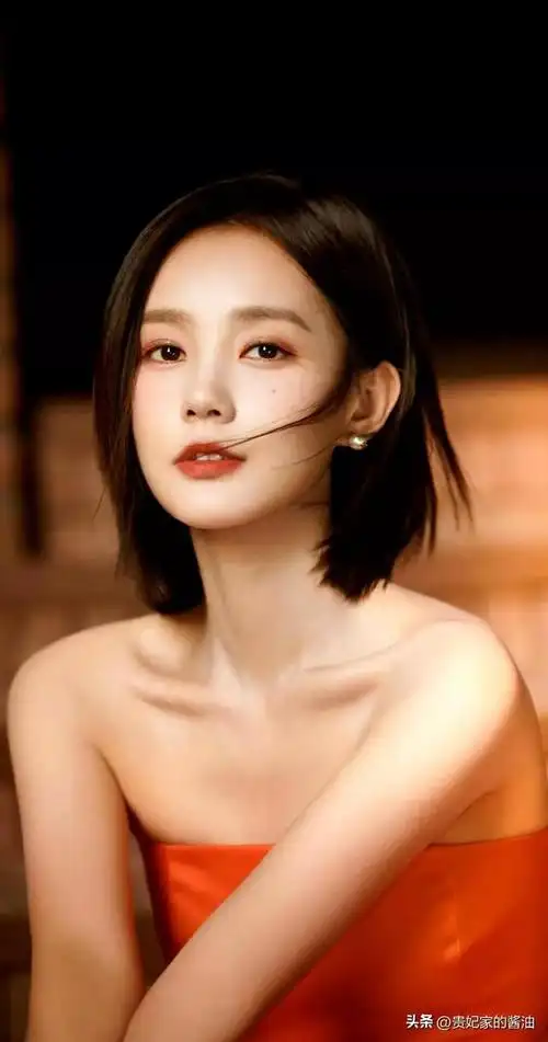 李一桐,出道就被误会,于正倒贴让白鹿进组,李一桐曾回应:我确实资源好