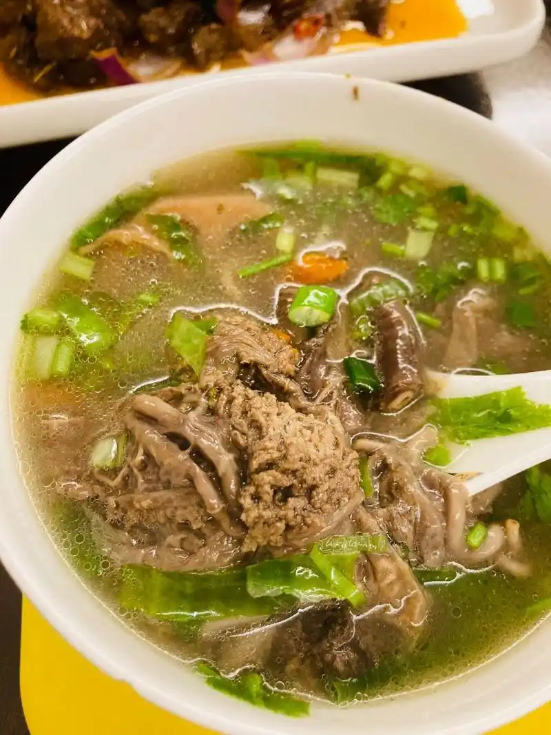 牛胎盘炖汤,听说很滋补 牛胎盘具有滋阴补阳的功效,可以起到调节体内