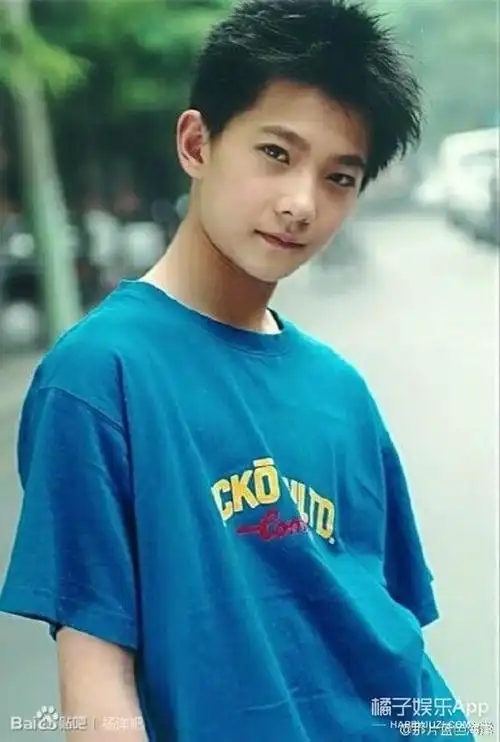 老照片被肖奈帅哭了其实少年时期的杨洋更好看