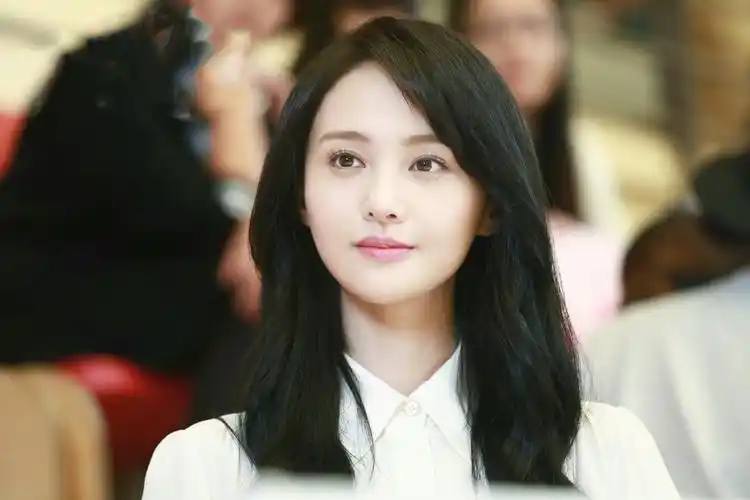 这几天大家都忙着吃"郑爽张恒代孕弃养"的瓜吧,说是2021年内娱第一大