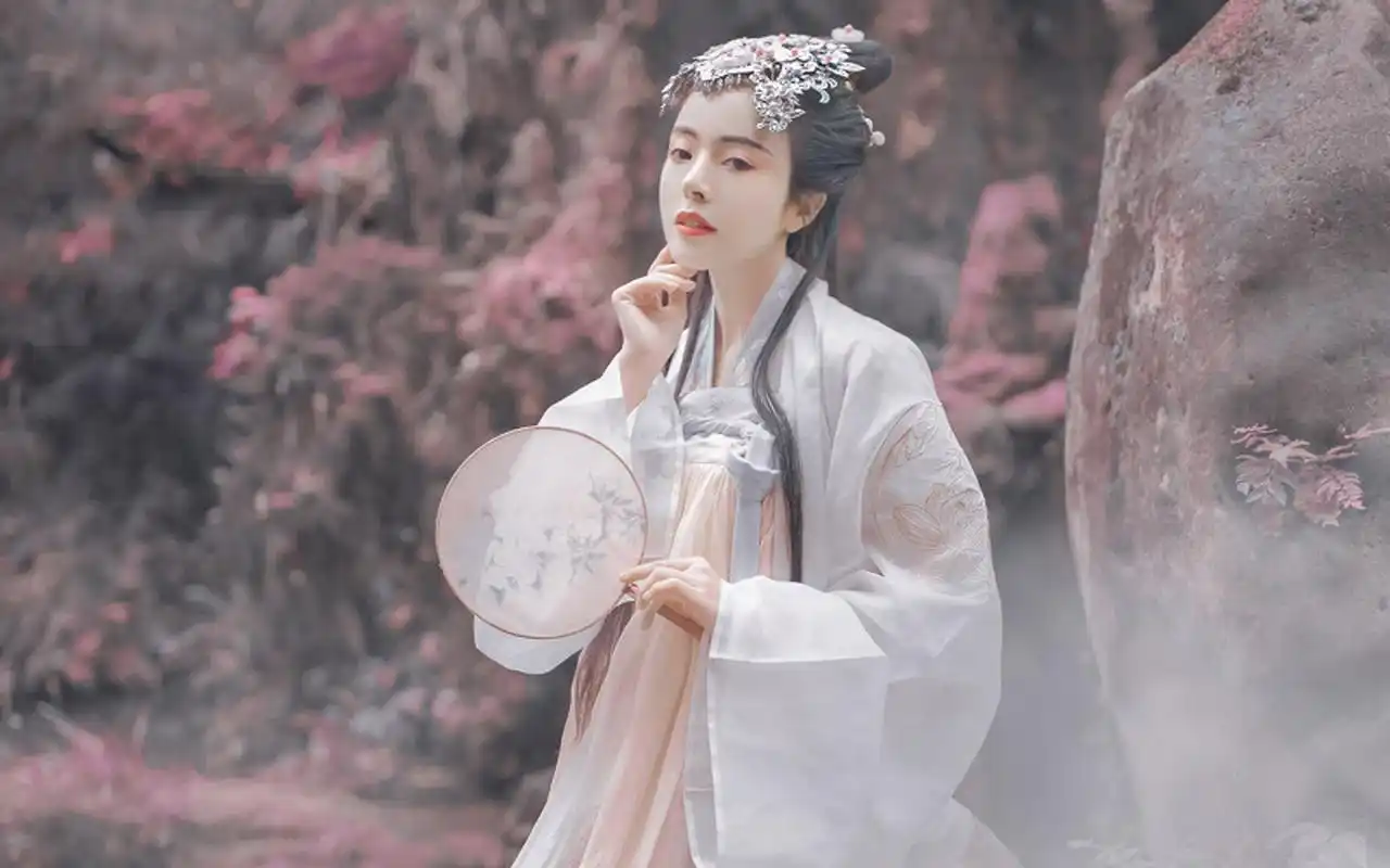古风汉服美女仙气迷人写真图片桌面壁纸