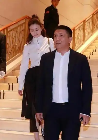 李小冉:和徐佳宁做了20年朋友后再做夫妻,如今她还好吗?