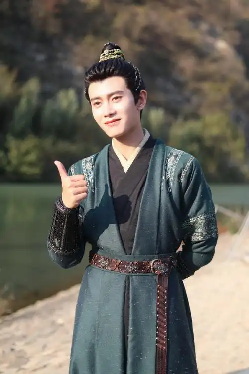 任嘉伦流水迢迢