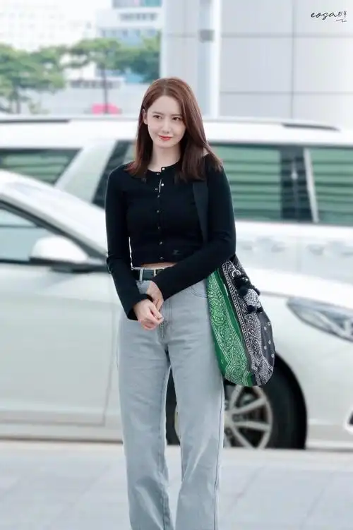 林允儿仁川机场出境相关一则3230343730:@limyoona9038