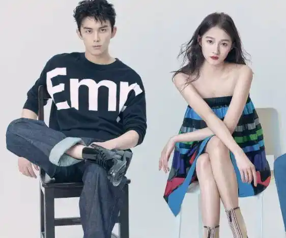 原创吴磊和关晓彤微信聊天曝光谁注意他们分享的链接你们才多大啊