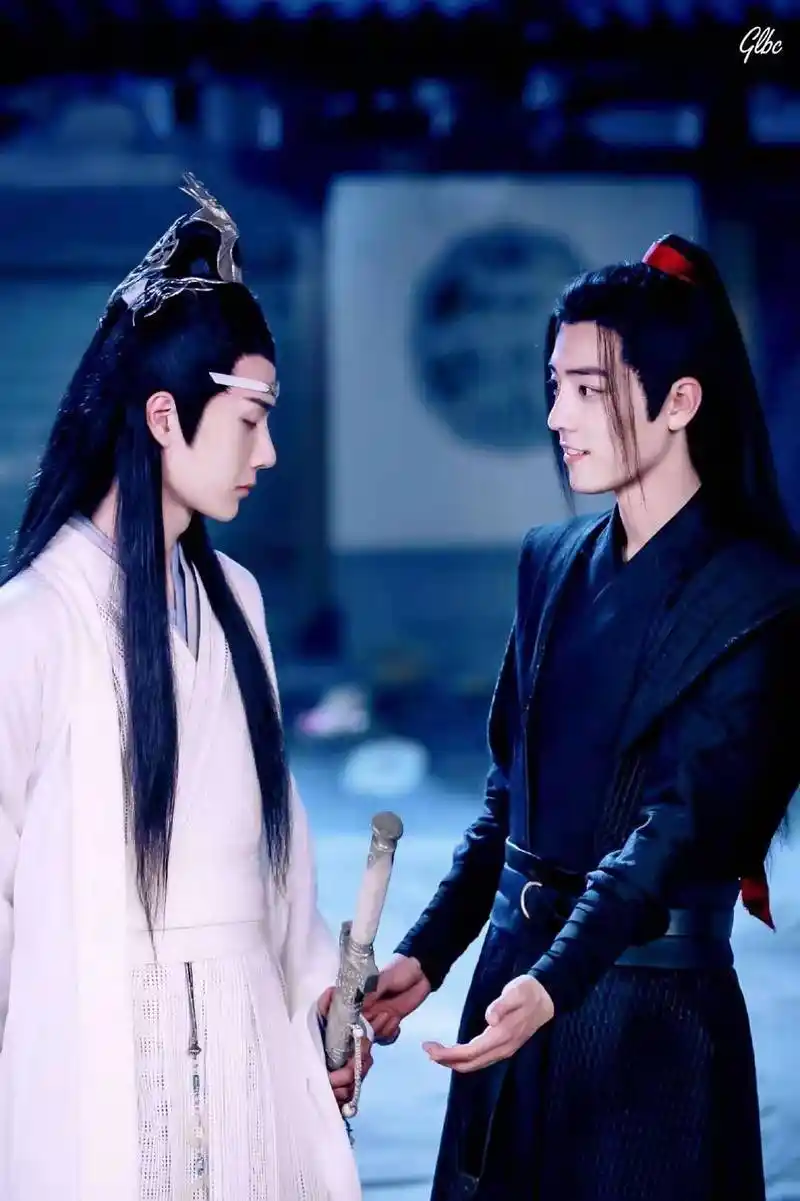 娱乐圈迷之交集蔡徐坤6年前给张子枫留言肖战王源家是邻居