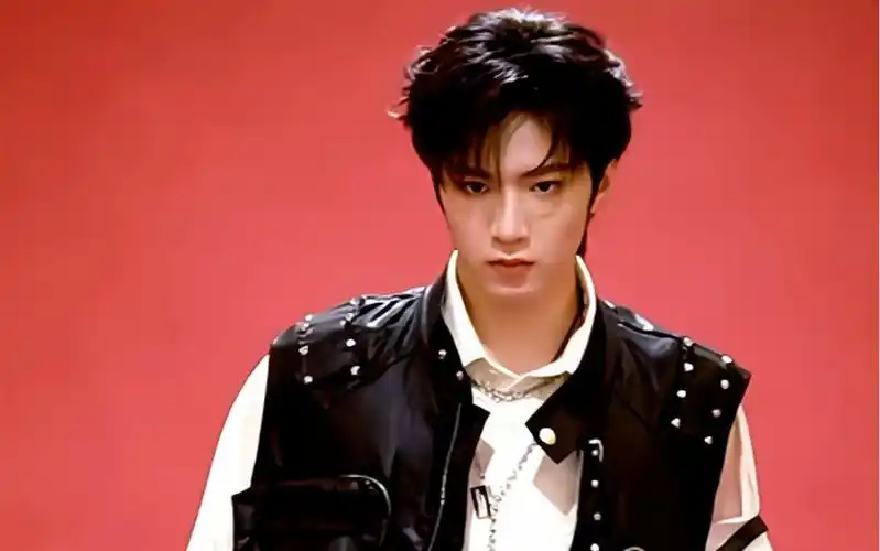 【刘耀文】私下是美式男高,舞台上又是酷帅爱豆