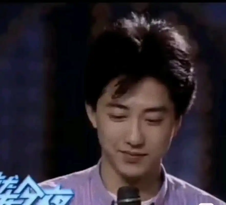 「反差魅力」罕见庾澄庆年轻时的照片,庾郎盘马地,却怕有春泥