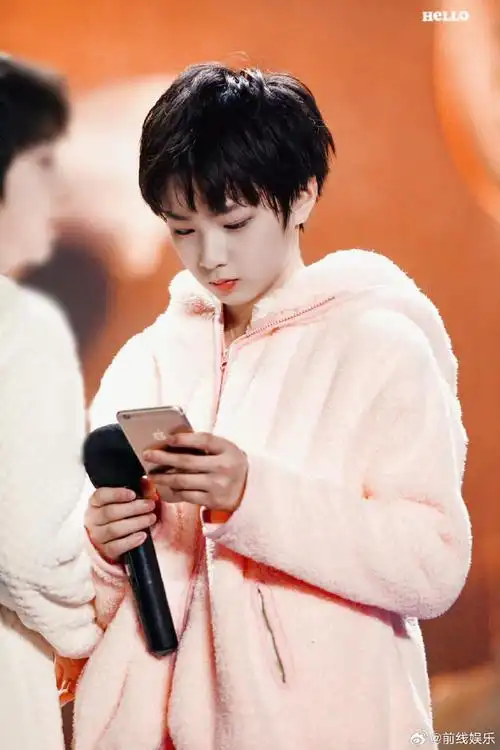 刘耀文6年前vs6年后#刘耀文从可爱的萌宝宝变成了大帅哥,养成系的