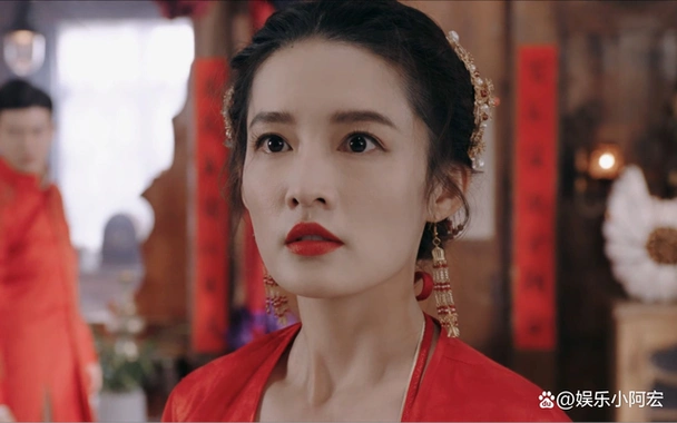 中脱颖而出,再次展现出她的实力和魅力,作品《长相思》收获良好口碑