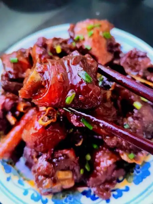 30秒学会一道家常菜红烧花椒鸡