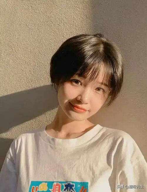 圆脸发型女2020新款短发,为圆脸女生总结了十款潮短发,减龄瘦脸堪比
