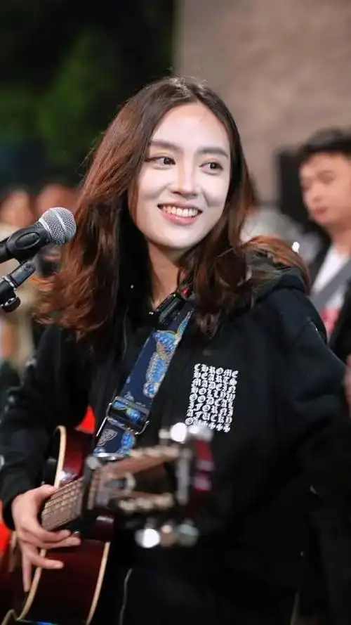 户外唱歌 #韩小九 #路人视角 大家都要看你