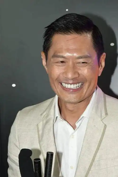 越老越有型,57岁前tvb男艺人愈老愈型,初入行曾拍三级片!