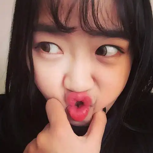 都说嘟嘴的女孩子,运气都不会太差