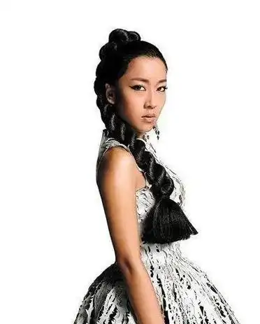 劝告吉克隽逸不要再外出唱歌,安心呵护家庭,等待两年后我们就可以结婚