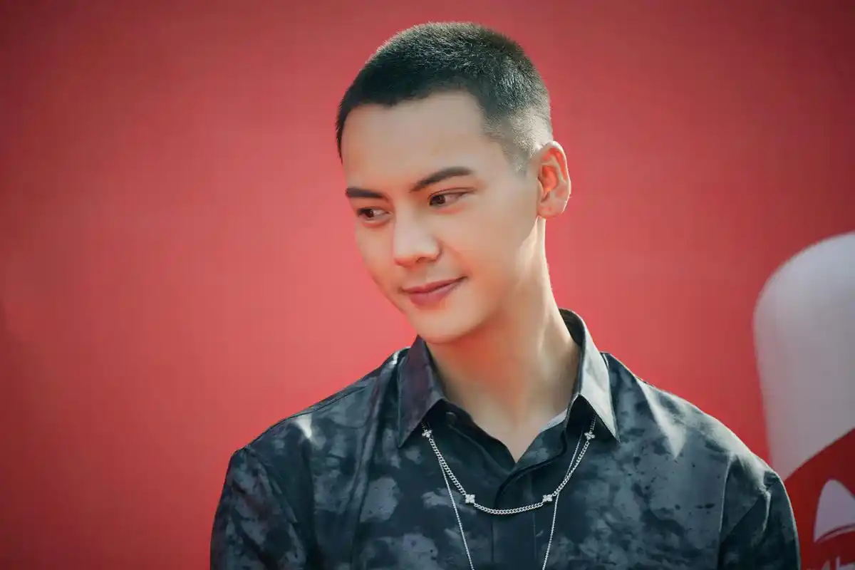 最潮寸头图片帅气,寸头图片_大山谷图库