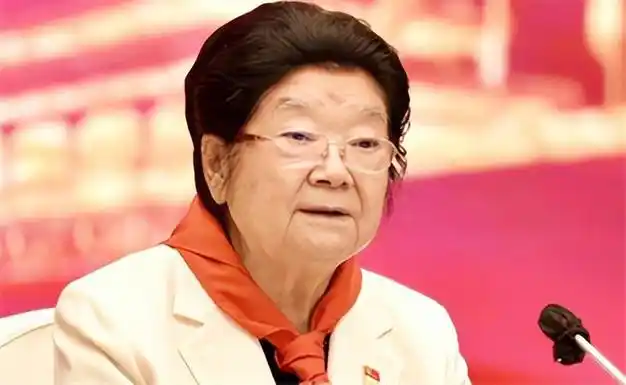 顾秀莲:首位女省长,47岁当江苏省长,67岁副国级,如今仍在工作