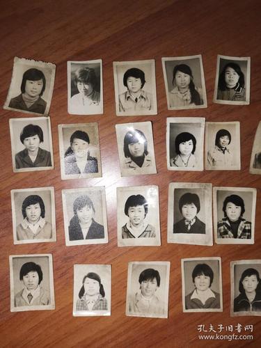 八十年代一寸美女黑白照片共37张合售(个