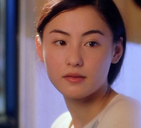 近日,有网友公布了一组张柏芝拍摄《星语心愿》时的旧照,不少人纷纷