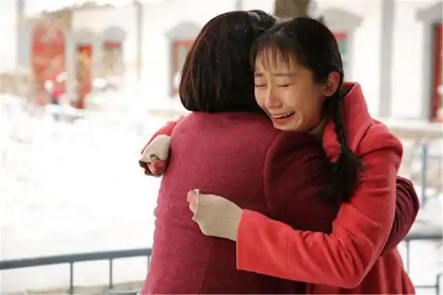 《黄大妮》张玲玲惨遭抛弃 蒋方婷善良大度惹人疼