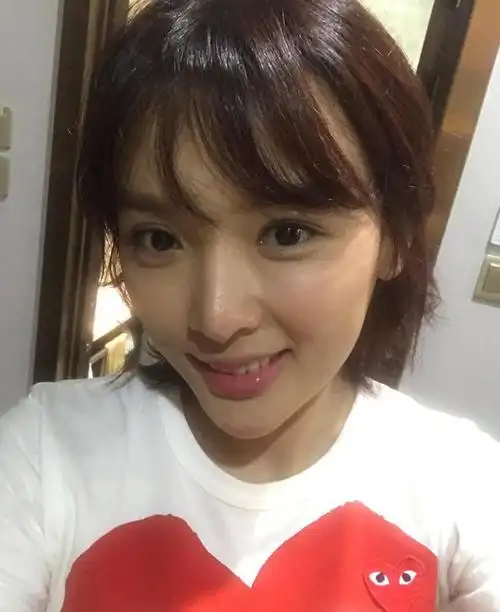 《乡村爱情》的香秀扮演者王君平:剪了短发,然后就爱上自拍!