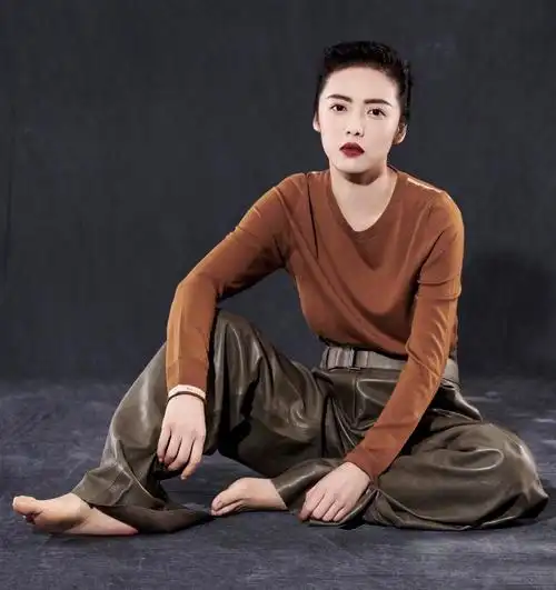 蔡文静,人如其名,确实挺文静的