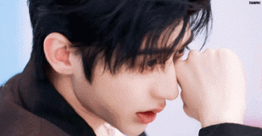 蔡徐坤伤心动图 - 高清图片,堆糖,美图壁纸兴趣社区