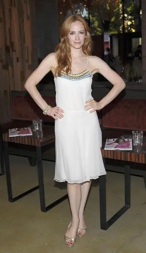 月2日出生地:美国,密歇根州,法明顿希尔斯民族:北美民族职业:演员身高