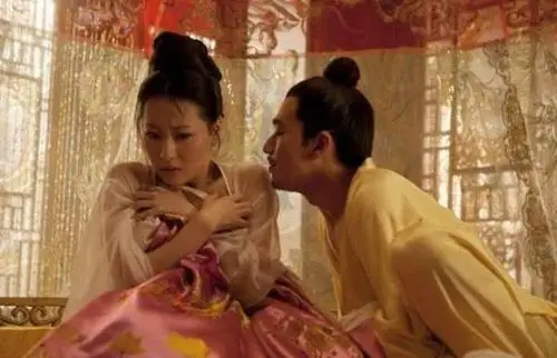 除了喂小孩, 还要为主人家做一件很害羞的事