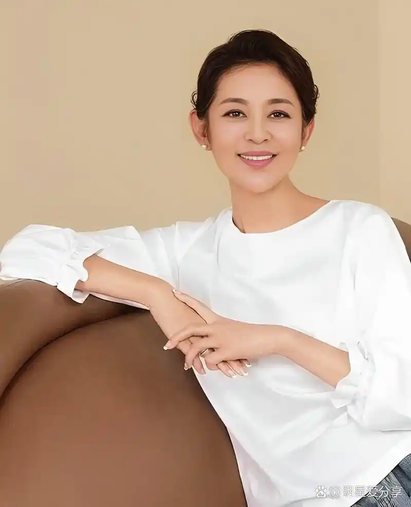 倪萍,1959年2月16日出生于山东省威海市荣成市,毕业于山东艺术学院