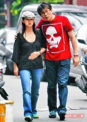 曾宝仪与学长男友好事近 旧爱佼佼自嘲"旺妻"