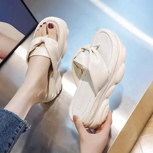 夏天穿的夹拖女夹脚凉拖鞋夏外穿新款厚底夹趾人字海边度假沙滩鞋女生