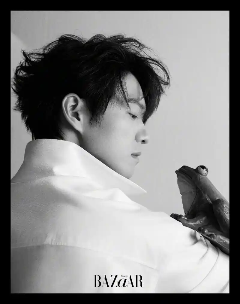 魏大勋今日营业照,我怎么觉得大勋爆了以后,越来越帅了.