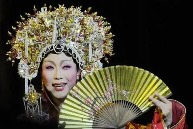 李玉刚(中国歌剧舞剧院国家一级演员)_石塘网